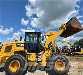 CAT 930M Gumikerekes homlokrakodók
