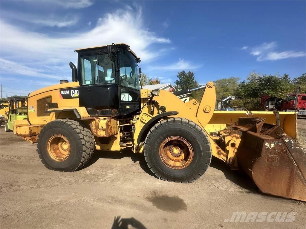 CAT 930M Gumikerekes homlokrakodók