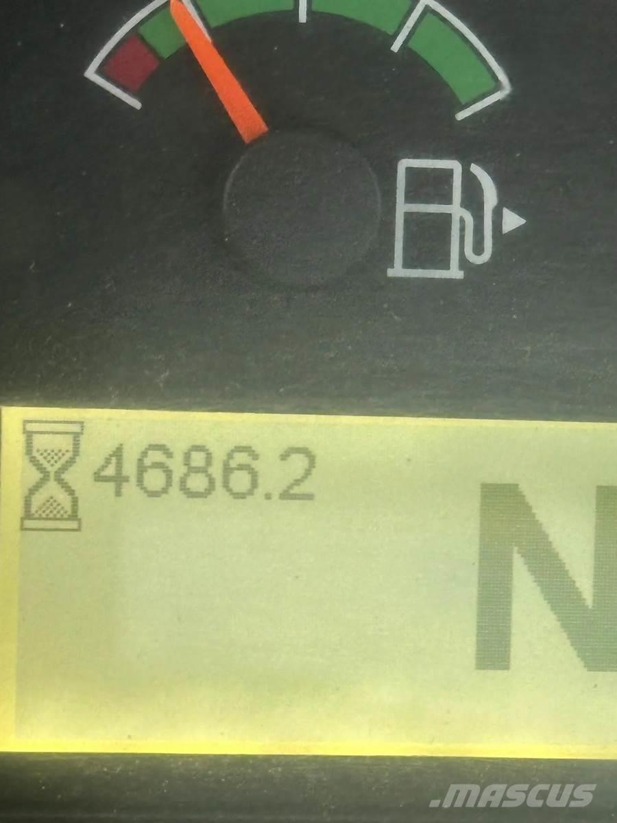 CAT 930M Gumikerekes homlokrakodók