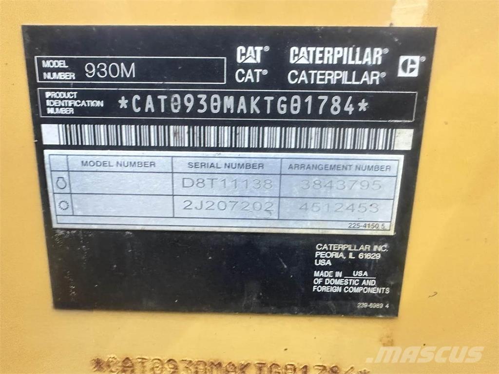 CAT 930M Gumikerekes homlokrakodók