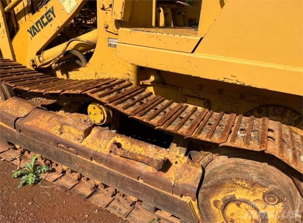 CAT 933C lánctalpas dózerek