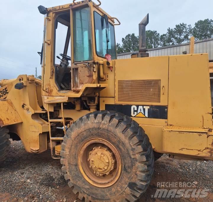 CAT 936E Gumikerekes homlokrakodók