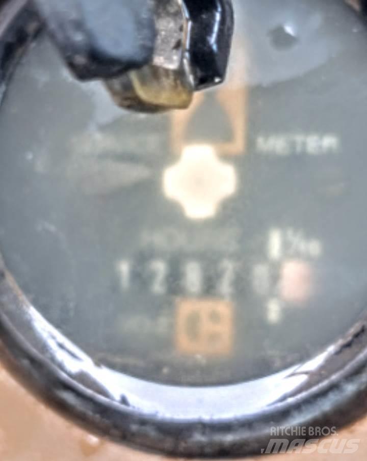 CAT 936E Gumikerekes homlokrakodók