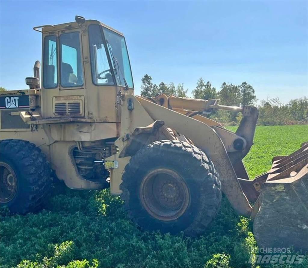 CAT 936F Gumikerekes homlokrakodók