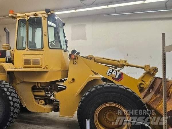 CAT 936F Gumikerekes homlokrakodók