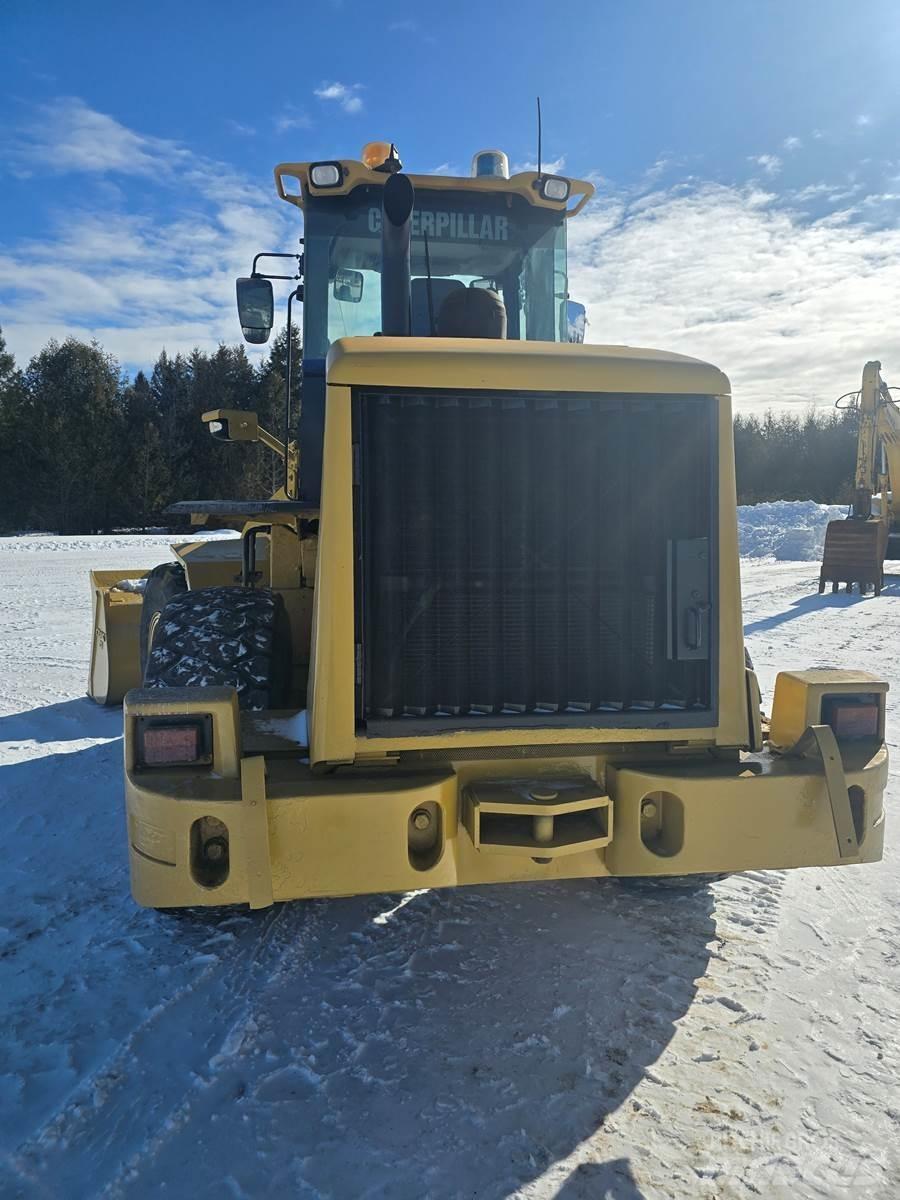 CAT 938H Gumikerekes homlokrakodók