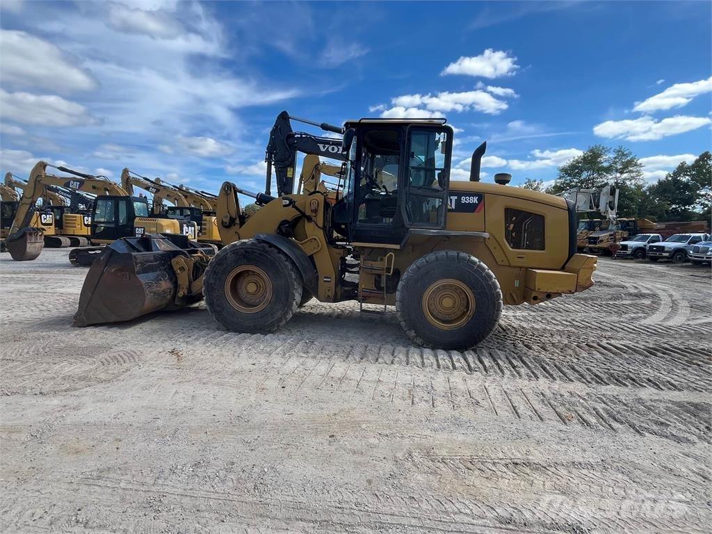 CAT 938K Gumikerekes homlokrakodók