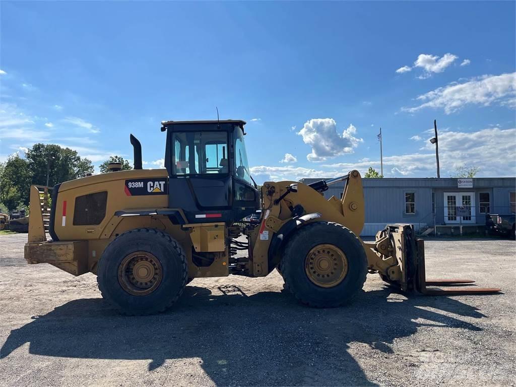 CAT 938M Gumikerekes homlokrakodók