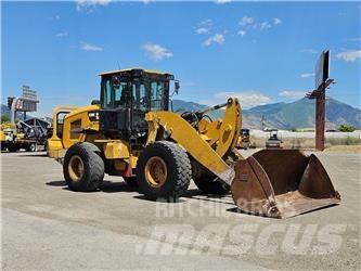 CAT 938M Gumikerekes homlokrakodók