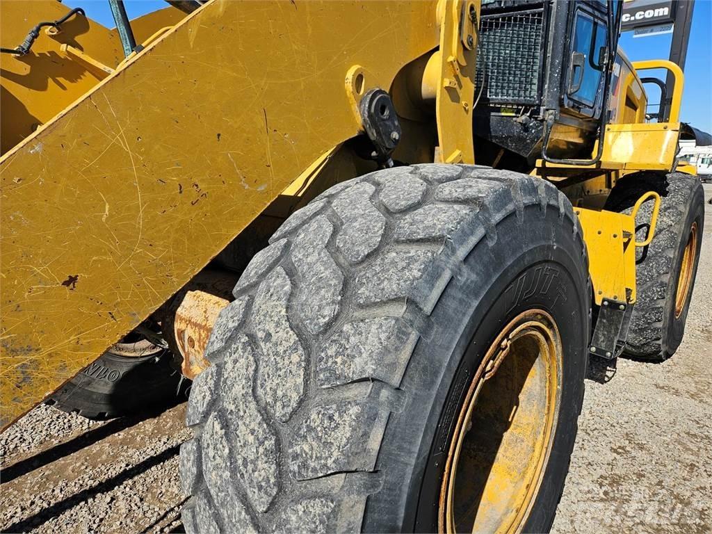 CAT 938M Gumikerekes homlokrakodók