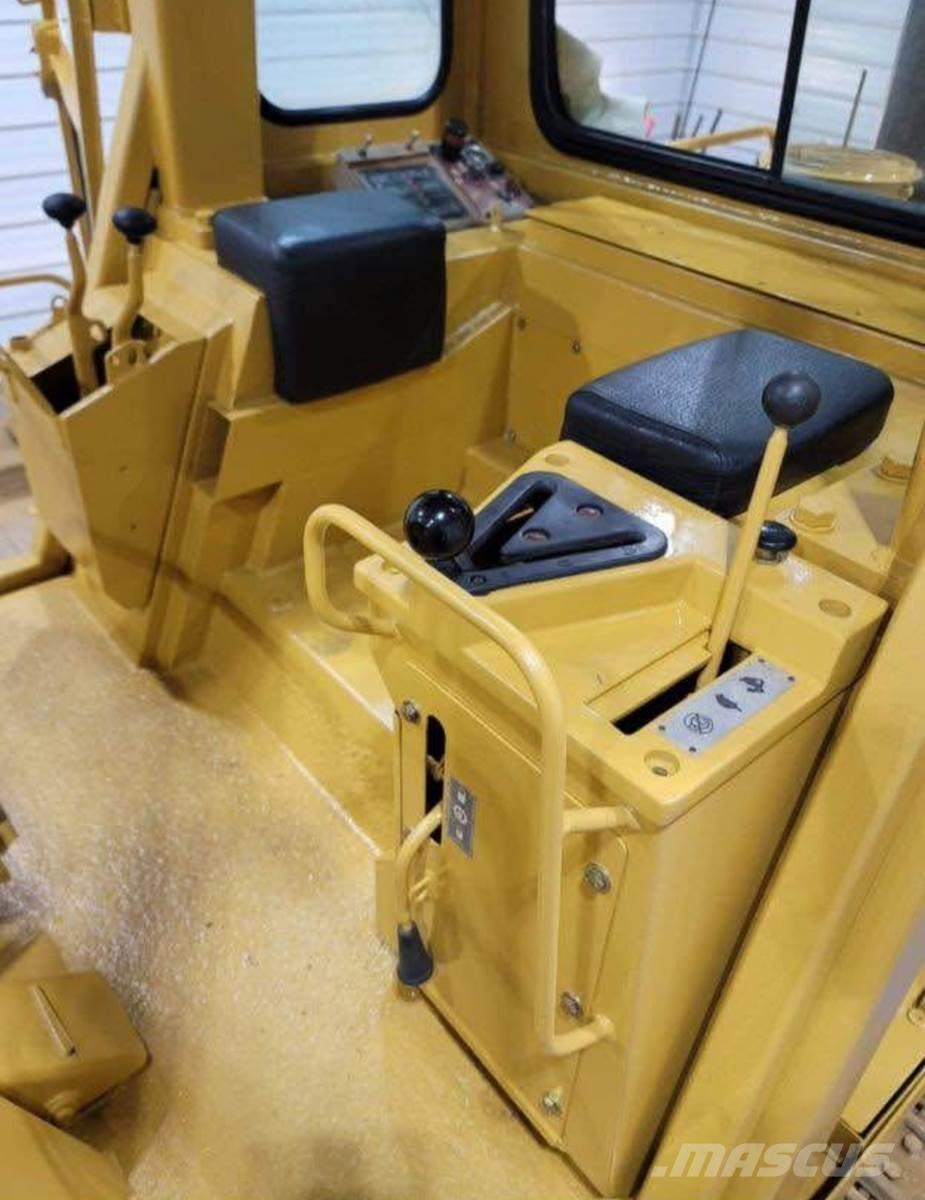 CAT 943 Lánctalpas homlokrakodók