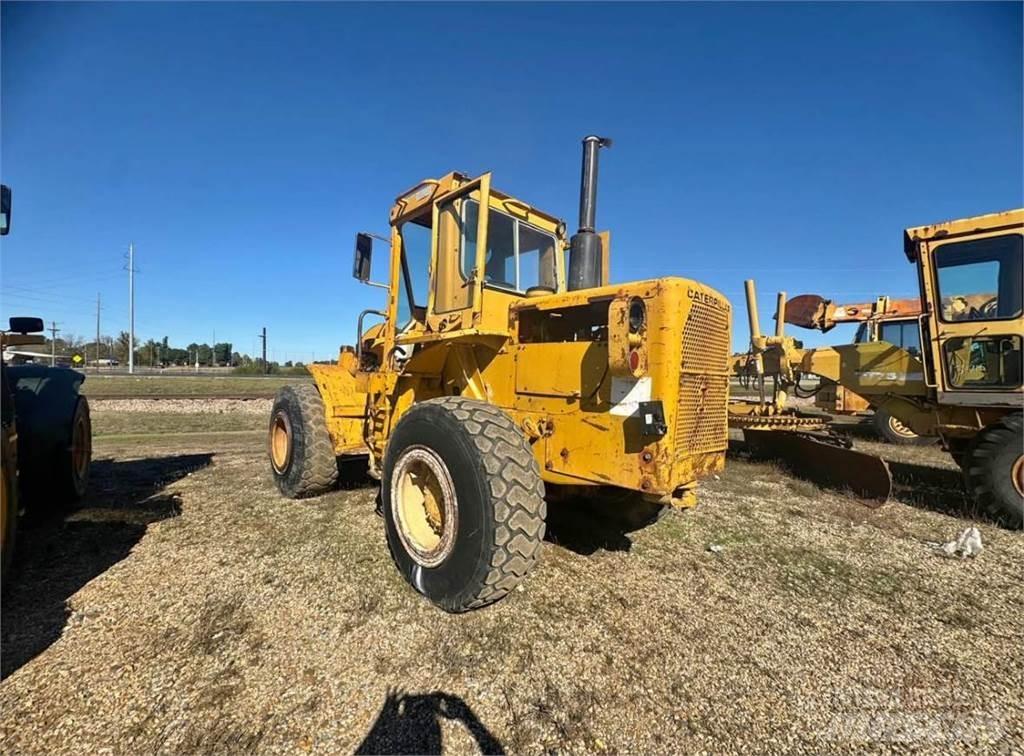 CAT 950 Gumikerekes homlokrakodók