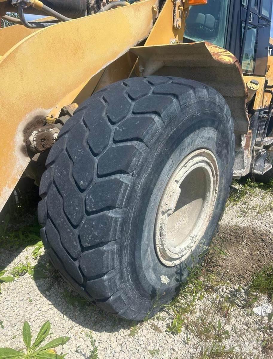 CAT 950G Gumikerekes homlokrakodók