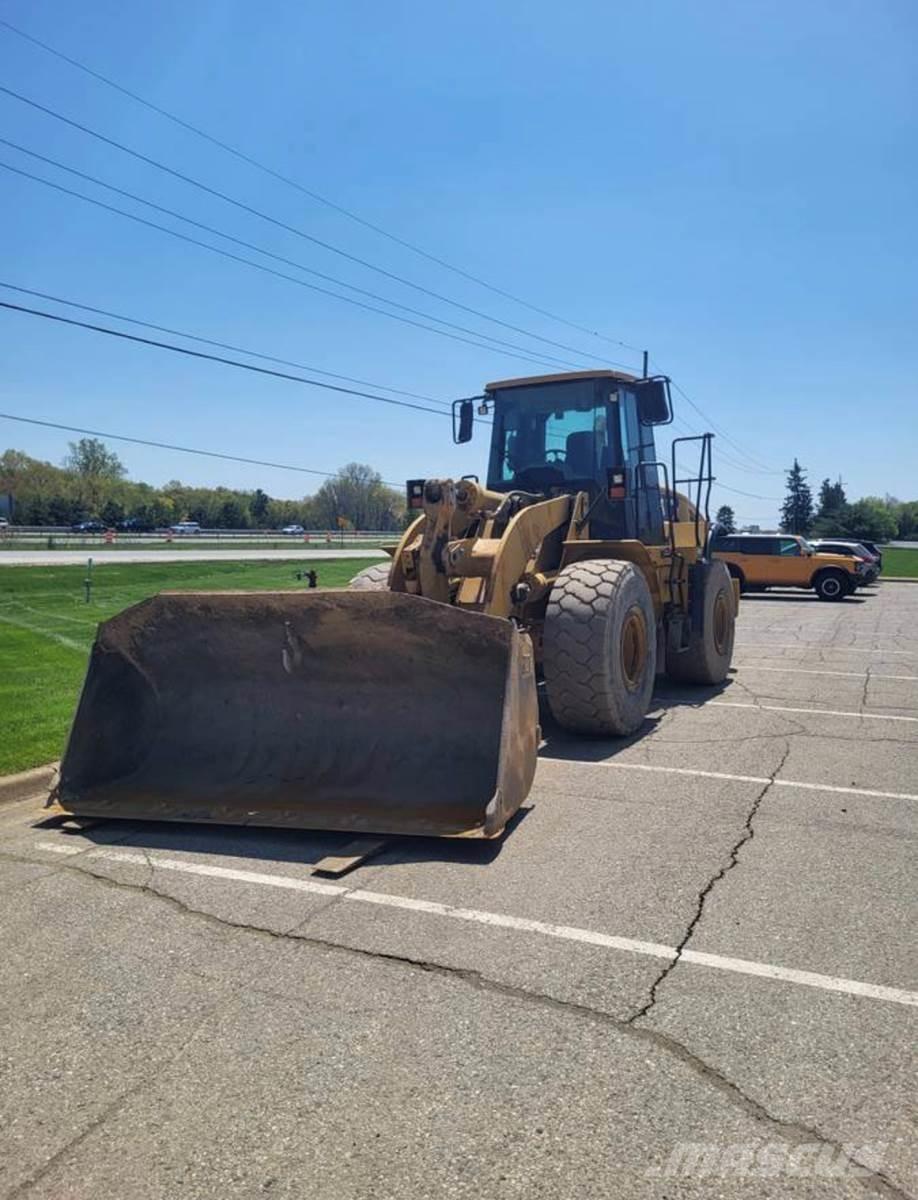CAT 950H Gumikerekes homlokrakodók