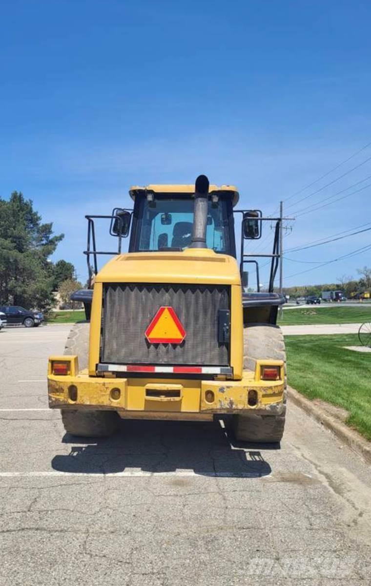 CAT 950H Gumikerekes homlokrakodók