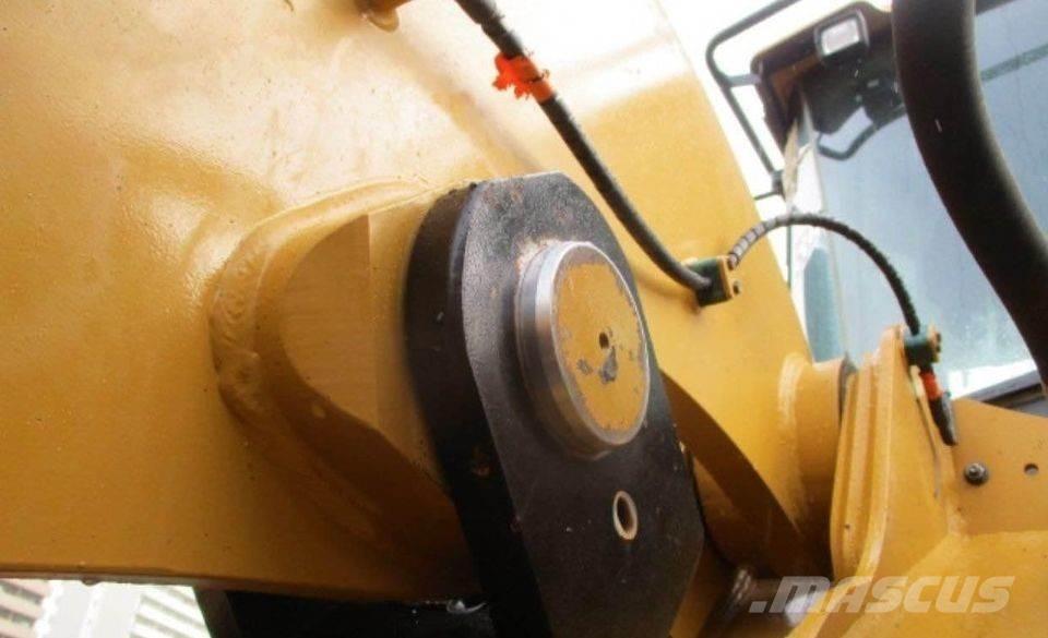 CAT 950K Gumikerekes homlokrakodók