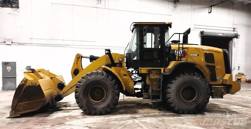 CAT 950M Gumikerekes homlokrakodók