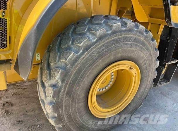 CAT 950M Gumikerekes homlokrakodók