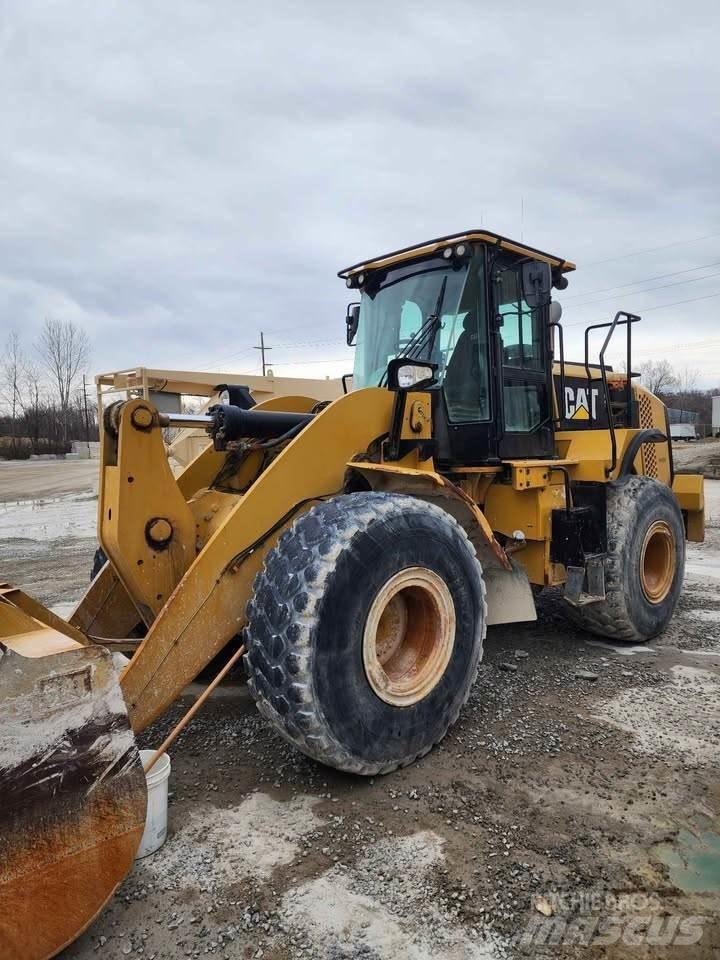 CAT 950M Gumikerekes homlokrakodók