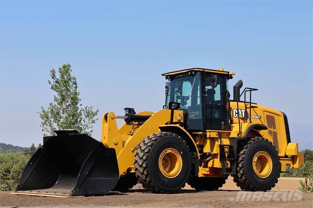 CAT 950M Gumikerekes homlokrakodók