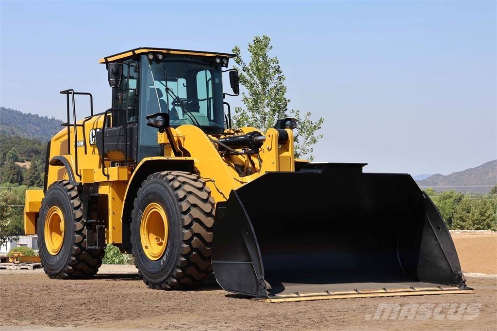 CAT 950M Gumikerekes homlokrakodók
