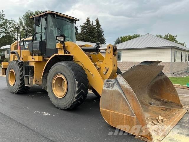 CAT 950M Gumikerekes homlokrakodók