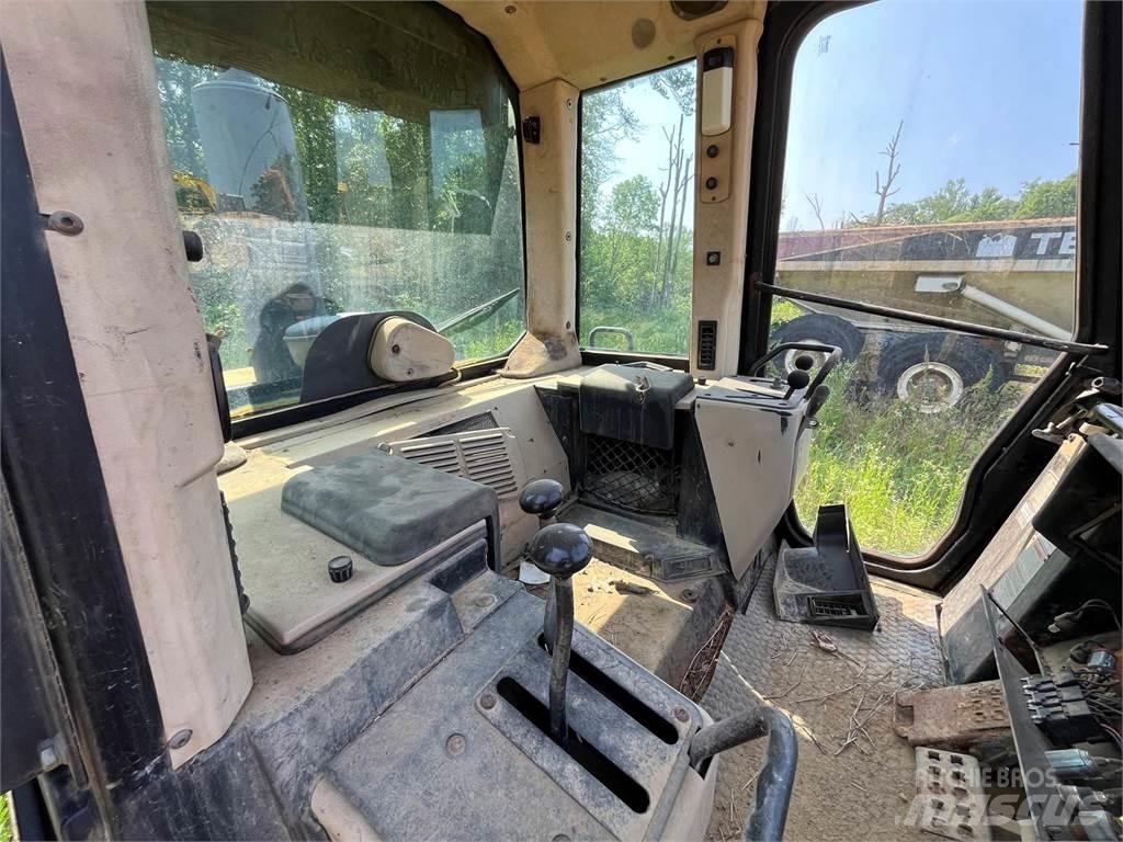 CAT 953C Lánctalpas homlokrakodók