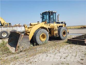CAT 960F Gumikerekes homlokrakodók
