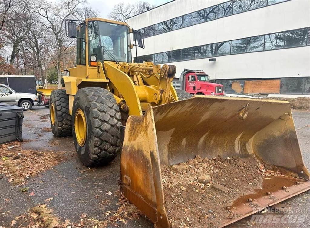 CAT 960F Gumikerekes homlokrakodók