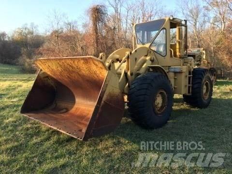 CAT 966 Gumikerekes homlokrakodók