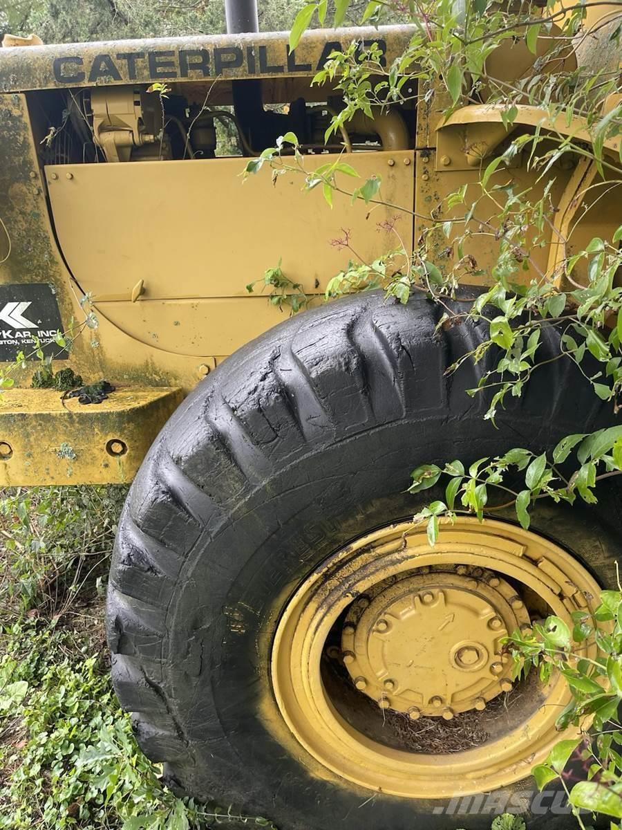 CAT 966 Gumikerekes homlokrakodók