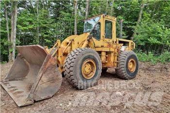 CAT 966C Gumikerekes homlokrakodók