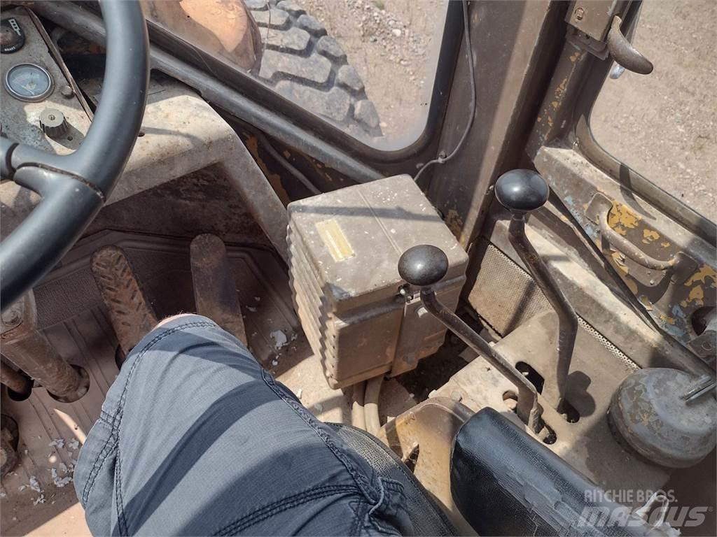 CAT 966C Gumikerekes homlokrakodók