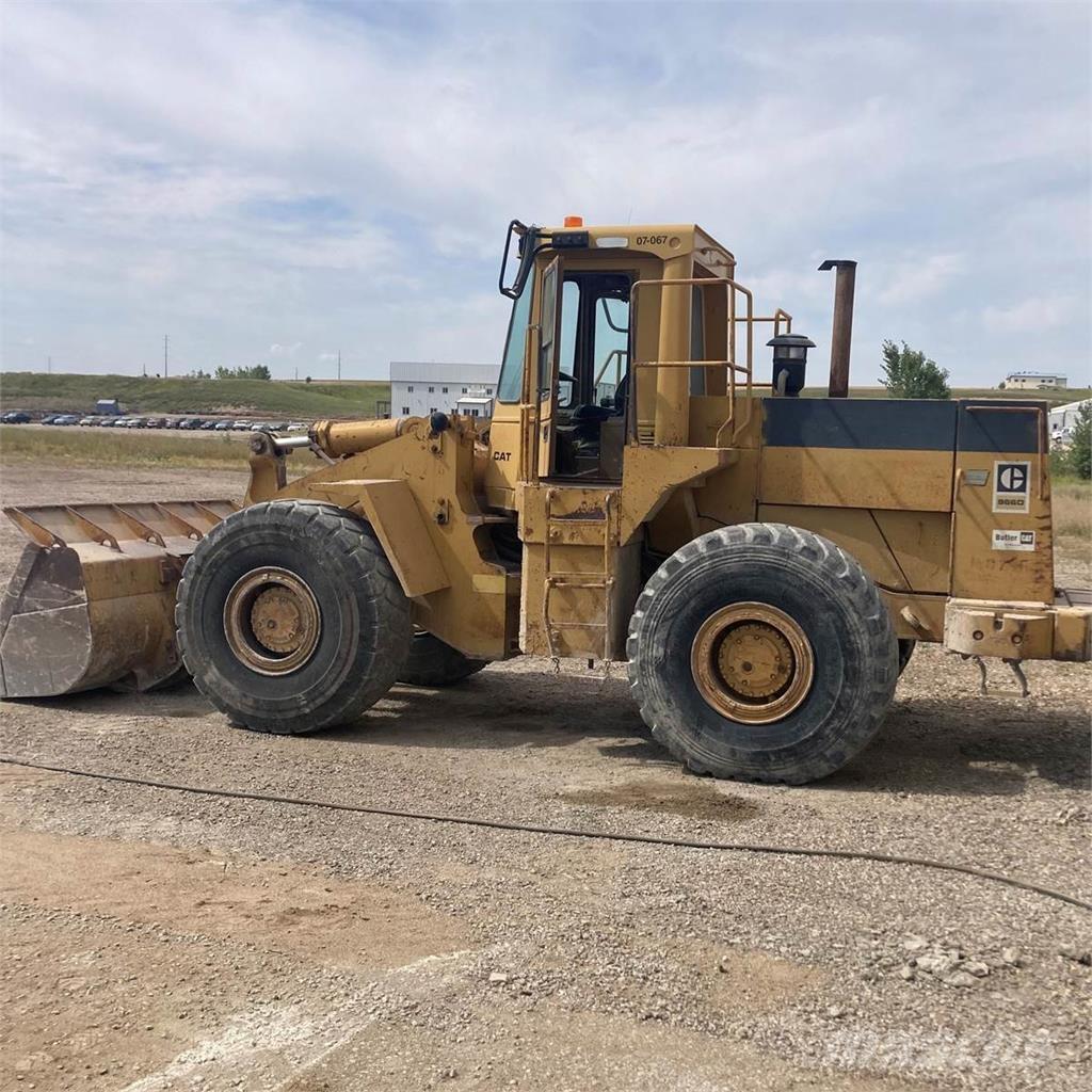 CAT 966D Gumikerekes homlokrakodók