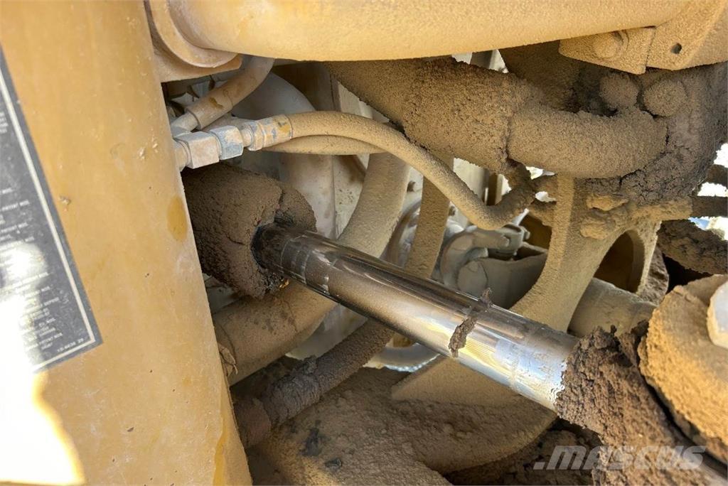 CAT 966G Gumikerekes homlokrakodók
