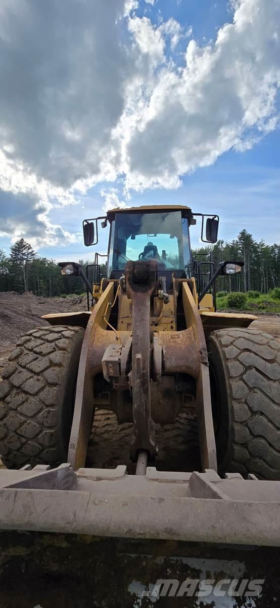 CAT 966H Gumikerekes homlokrakodók