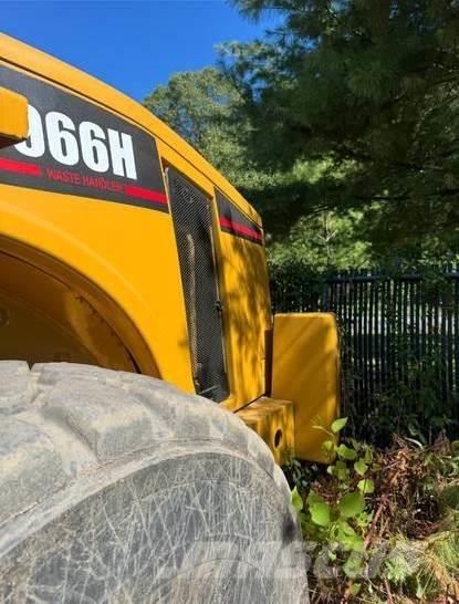 CAT 966H Gumikerekes homlokrakodók