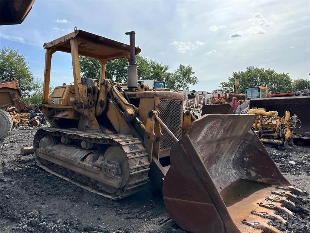 CAT 977 Lánctalpas homlokrakodók