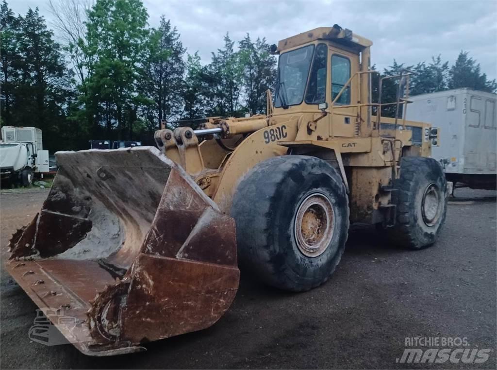 CAT 980C Gumikerekes homlokrakodók