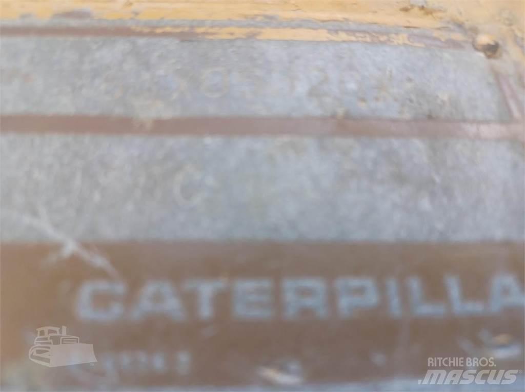 CAT 980C Gumikerekes homlokrakodók