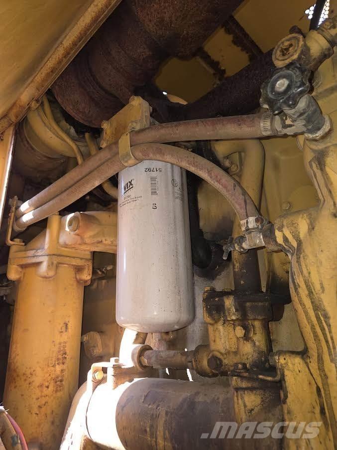 CAT 980C Gumikerekes homlokrakodók