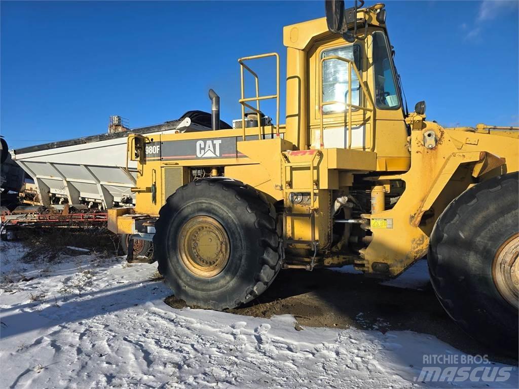 CAT 980F Gumikerekes homlokrakodók
