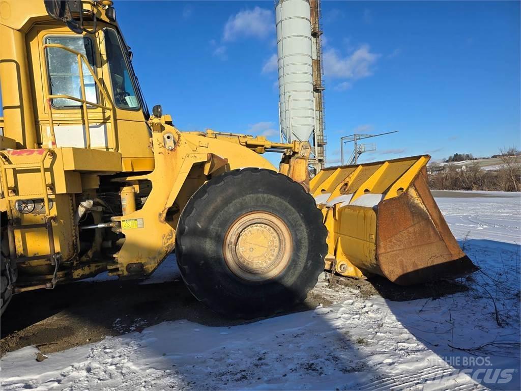 CAT 980F Gumikerekes homlokrakodók