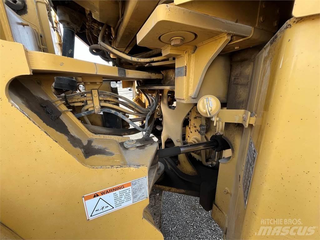 CAT 980G Gumikerekes homlokrakodók