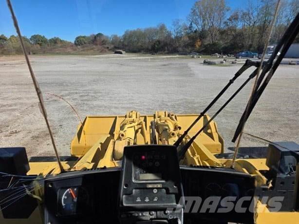 CAT 980G Gumikerekes homlokrakodók