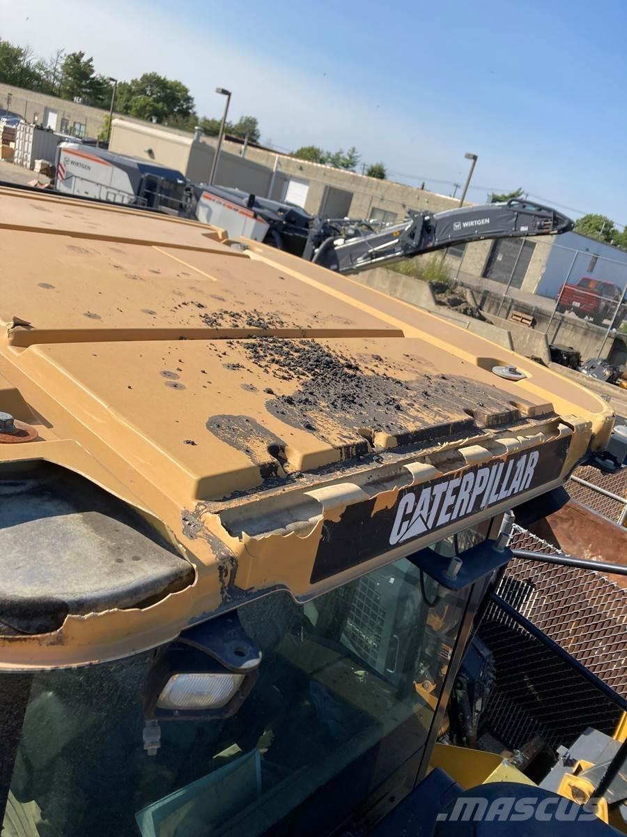 CAT 980H Gumikerekes homlokrakodók