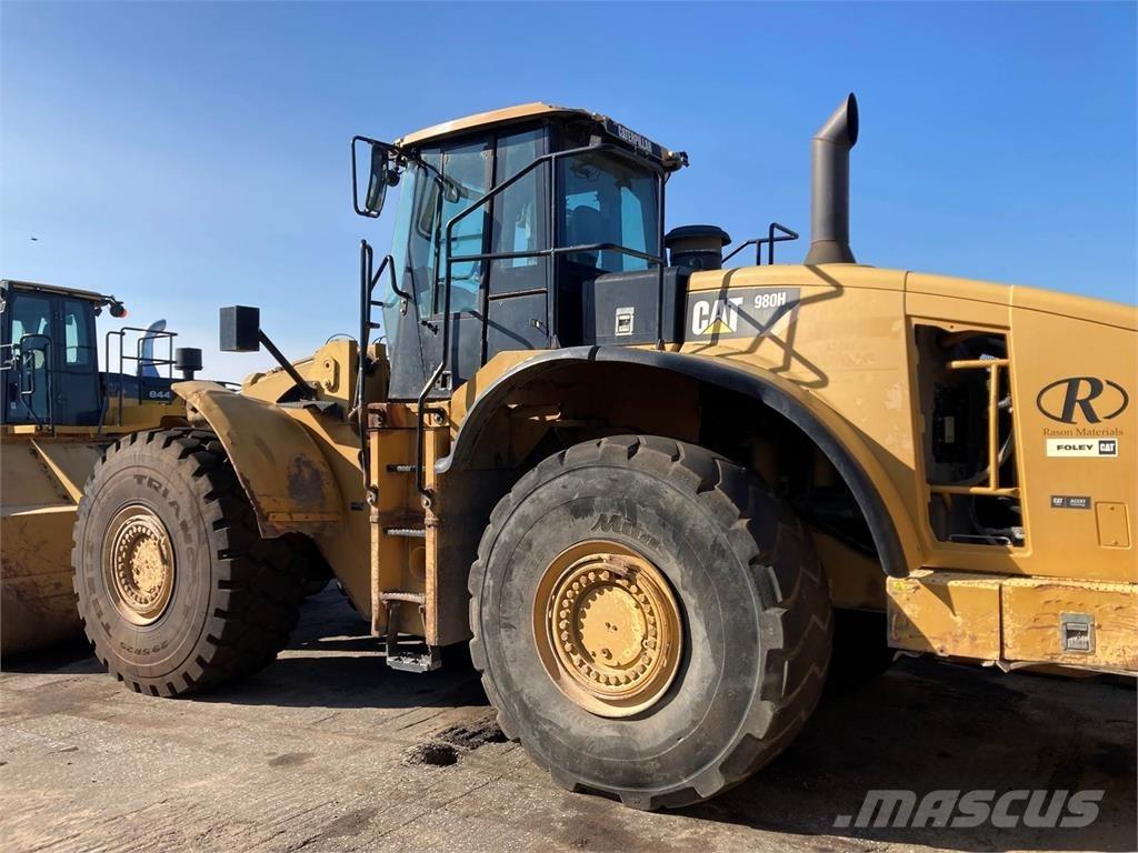 CAT 980H Gumikerekes homlokrakodók