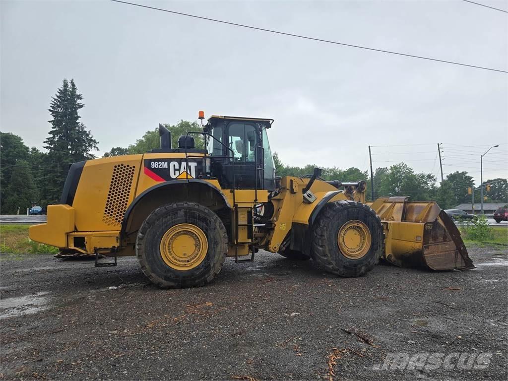 CAT 982M Gumikerekes homlokrakodók