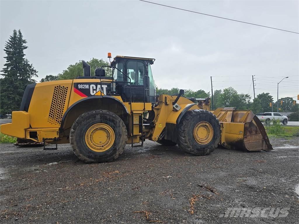 CAT 982M Gumikerekes homlokrakodók