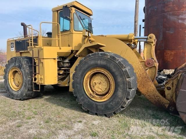 CAT 988B Gumikerekes homlokrakodók